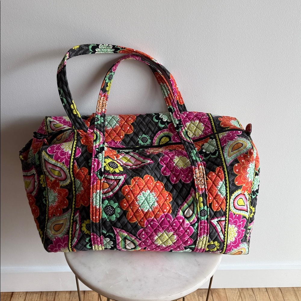 Vera Bradley Tote xLg
TRAVELER DUFFEL BAG Ziggy Zinnia
Duffle